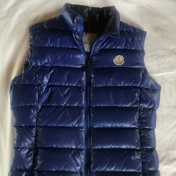 Moncler Ladies down vest - Picture 1 of 5